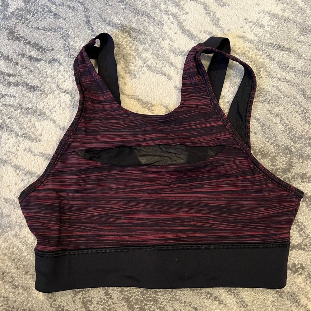 Lululemon sports bra size 6